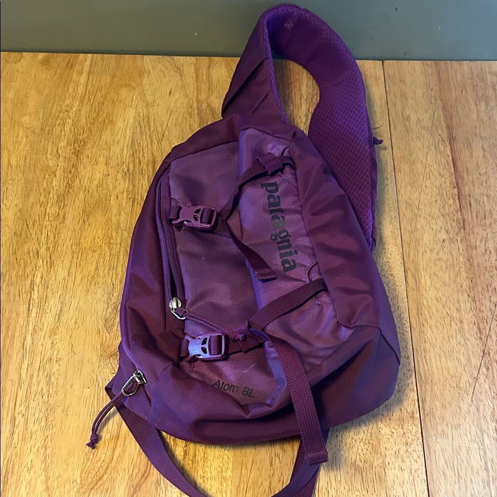Patagonia atom sling 8L purple Crossbody Bag